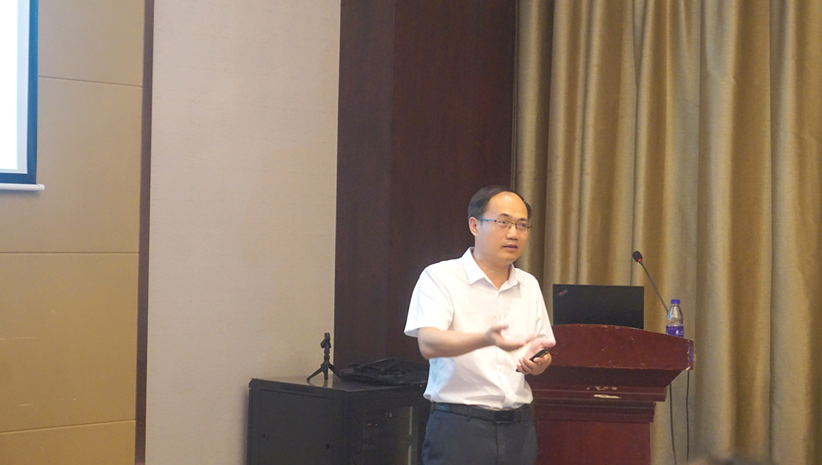 江苏省净水设备制造行业协会健康饮水专业委员会主任 龙云良 江苏省净水设备制造行业协会健康饮水专业委员会主任 龙云良